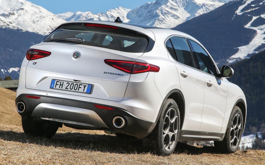 Nuova Stelvio 2019: trazione posteriore e un futuro da ibrida