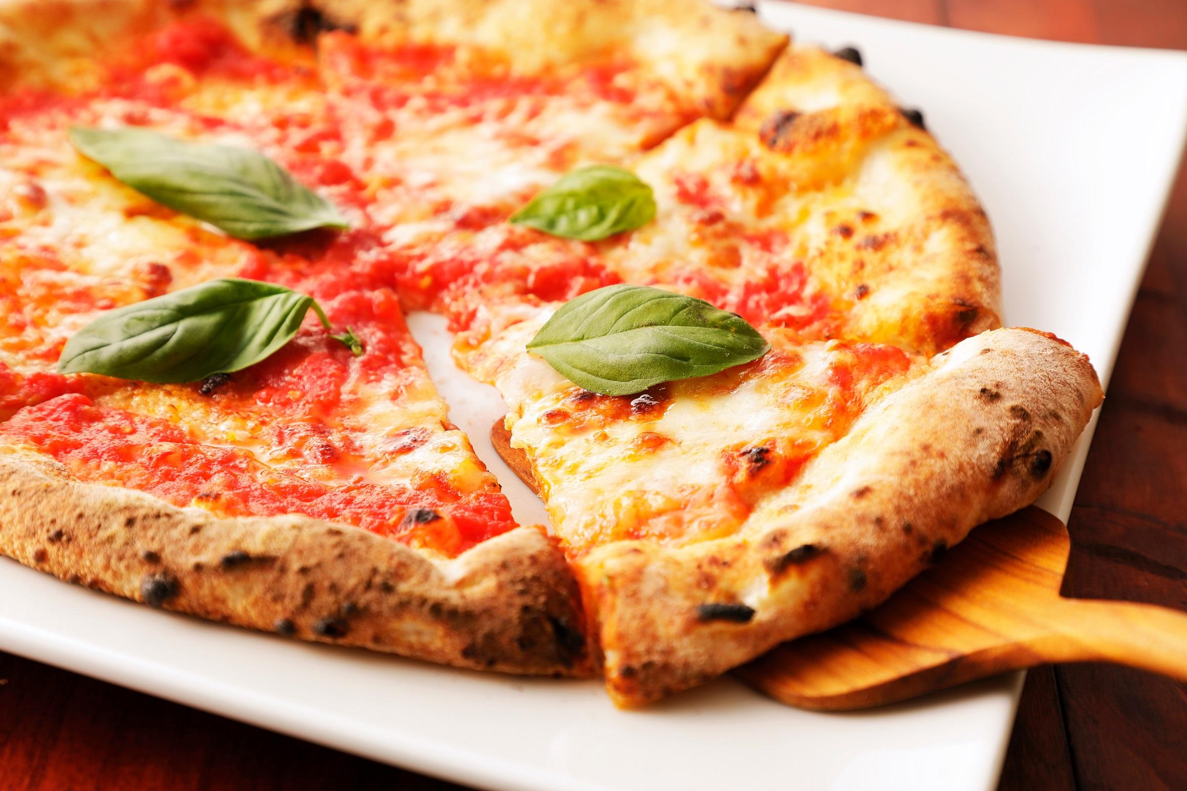 La Pizza: Un Viaggio attraverso Storia e Tradizioni