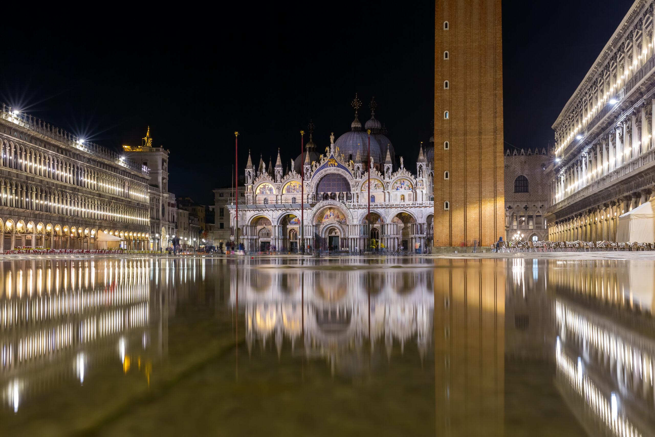La Basilica di San Marco a Venezia: Un Monumento di Storia e Cultura